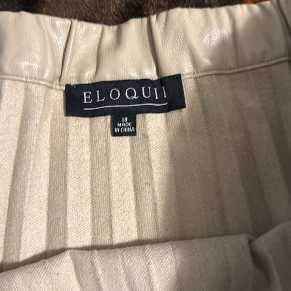 Elegant Cream Pleated Skirt faux leather - Picture 2 of 3